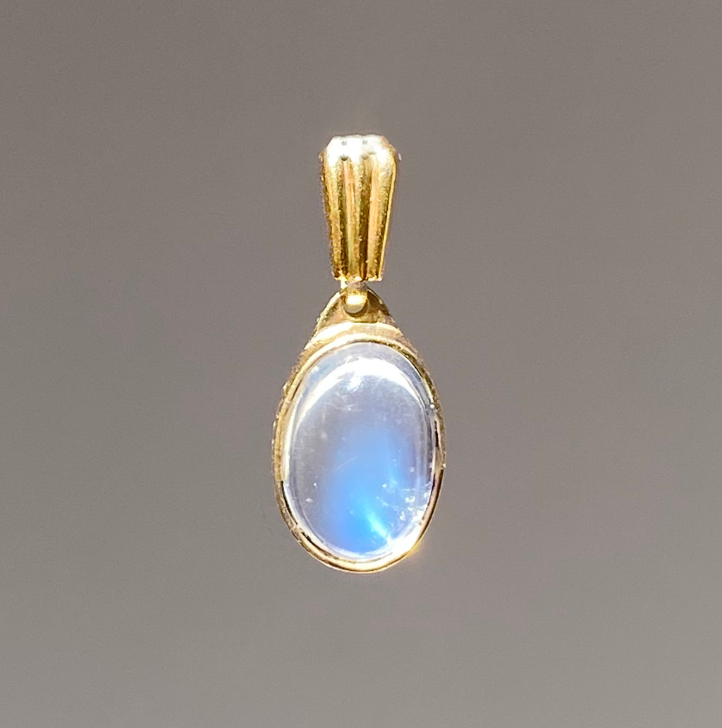 Rainbow Moonstone Cab Pendant by 23carat