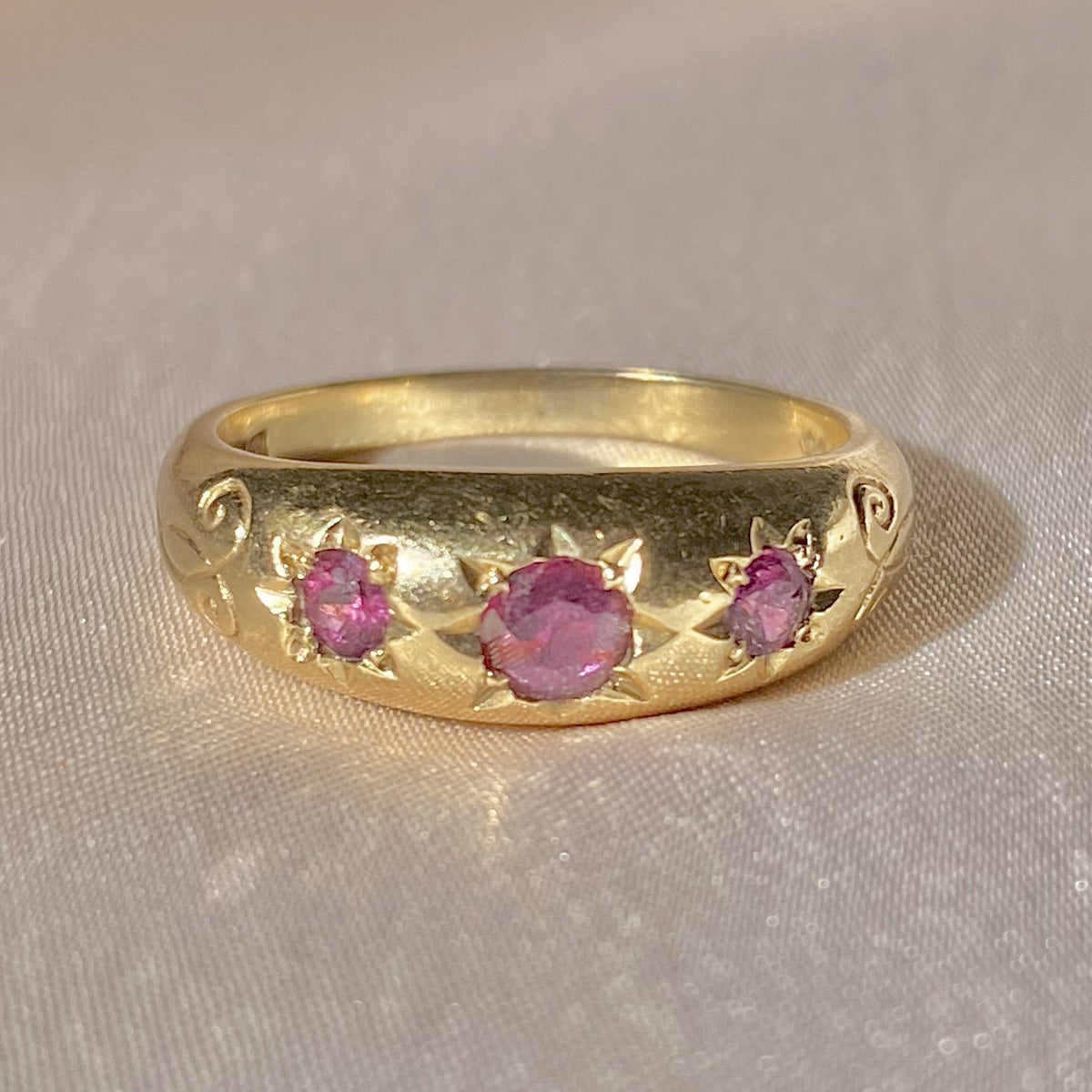 Vintage 9k Ruby Starburst Ring 1978