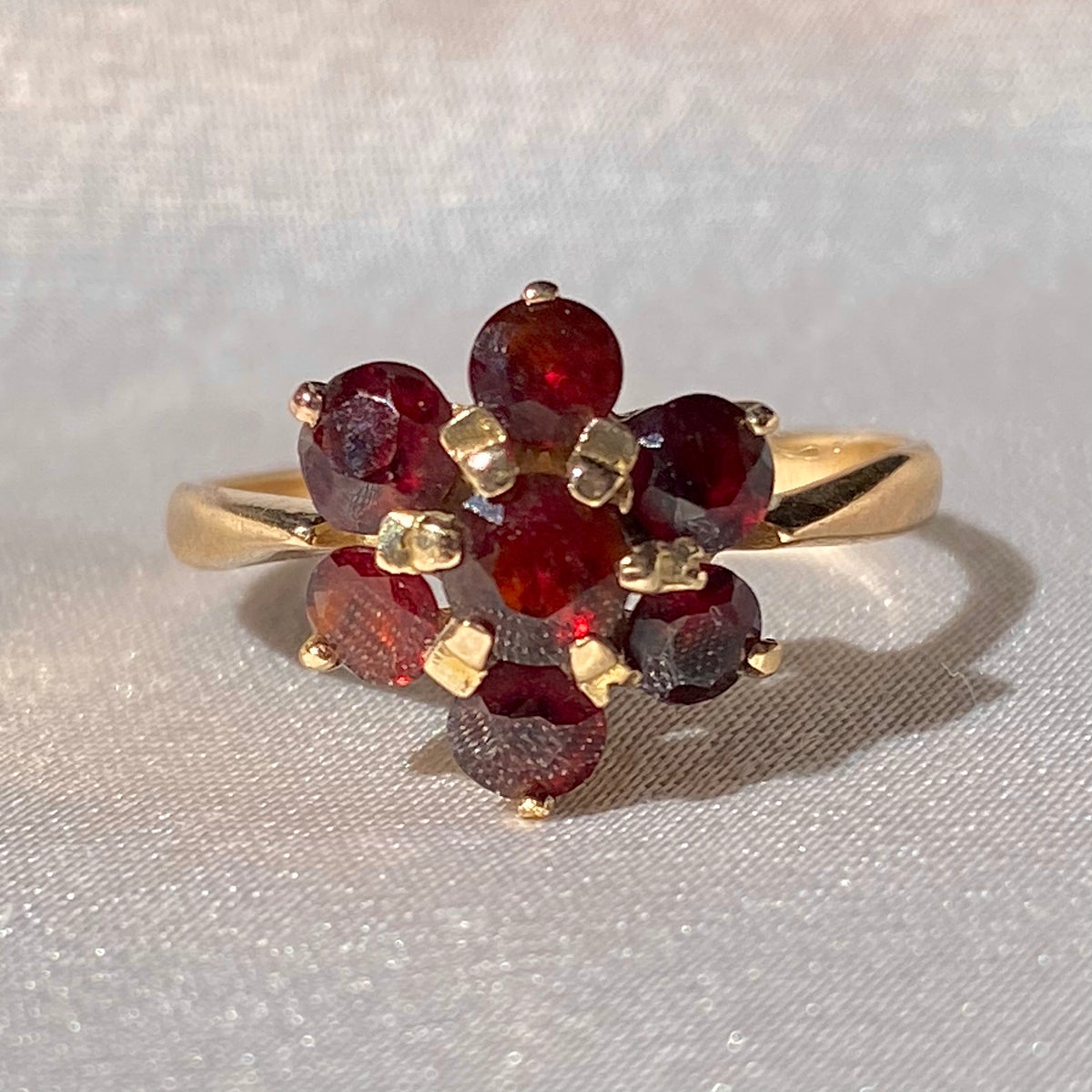 Vintage 9k Garnet Flower Cluster Ring 1992