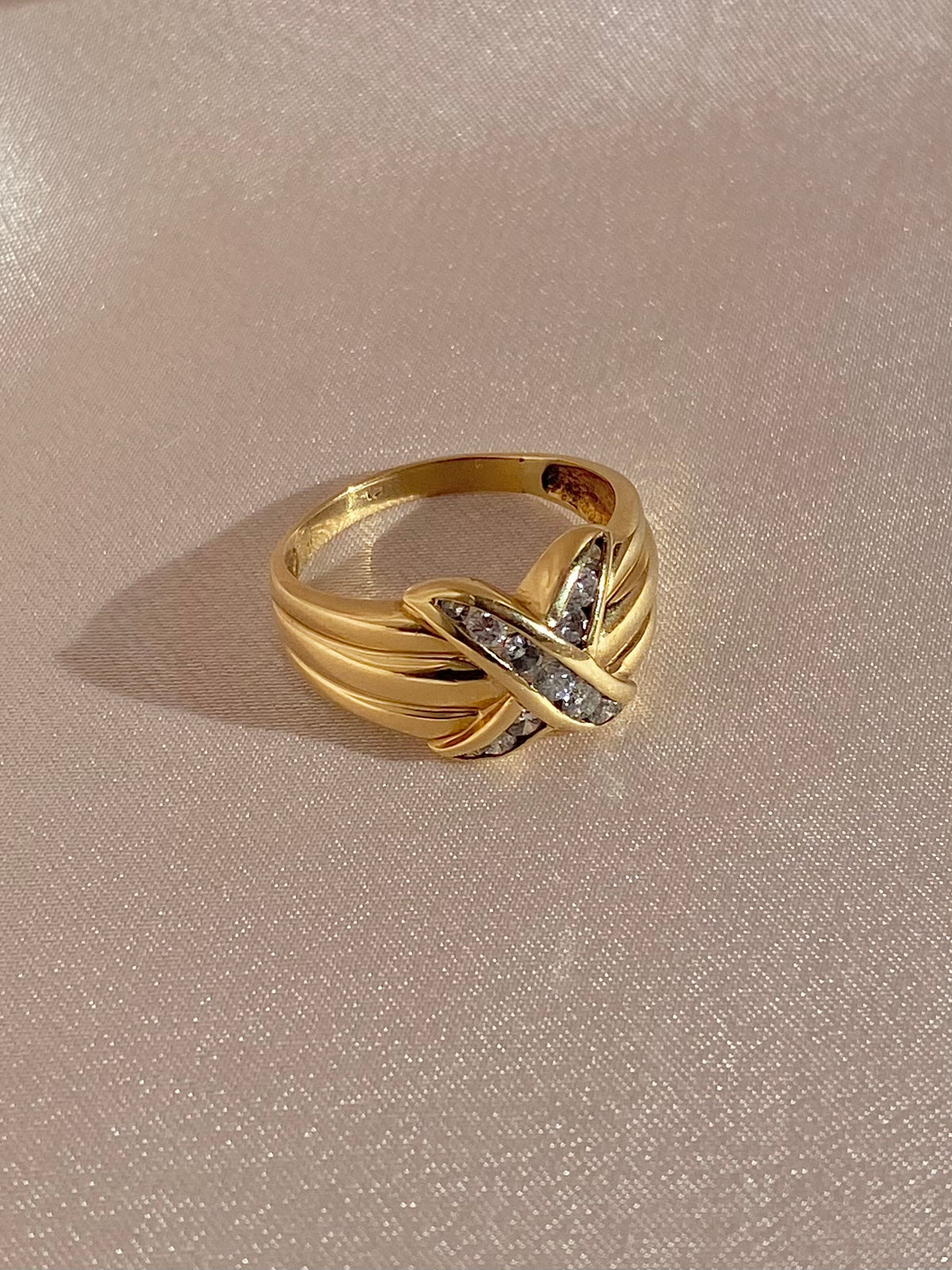 Vintage 10k Chunky Ribbed Diamond X Ring