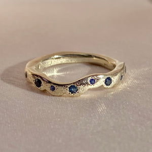 Vintage 14k White Gold Sapphire Wave Ring