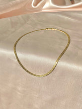 Load image into Gallery viewer, Vintage 14k Patterned Reversible Herringbone Chain 16&quot;
