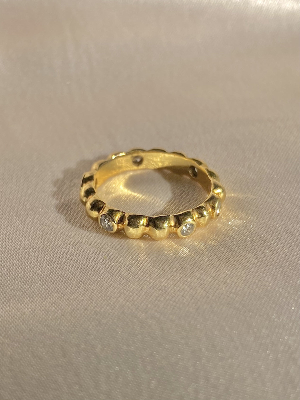 Vintage 18k Diamond Dot Ribbed Eternity Band