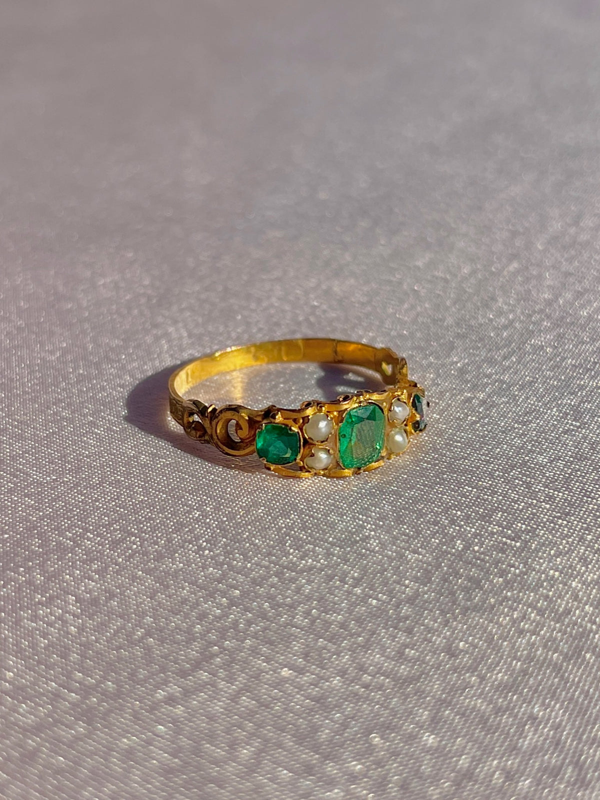 Antique 12k Emerald Pearl Scottish Ring