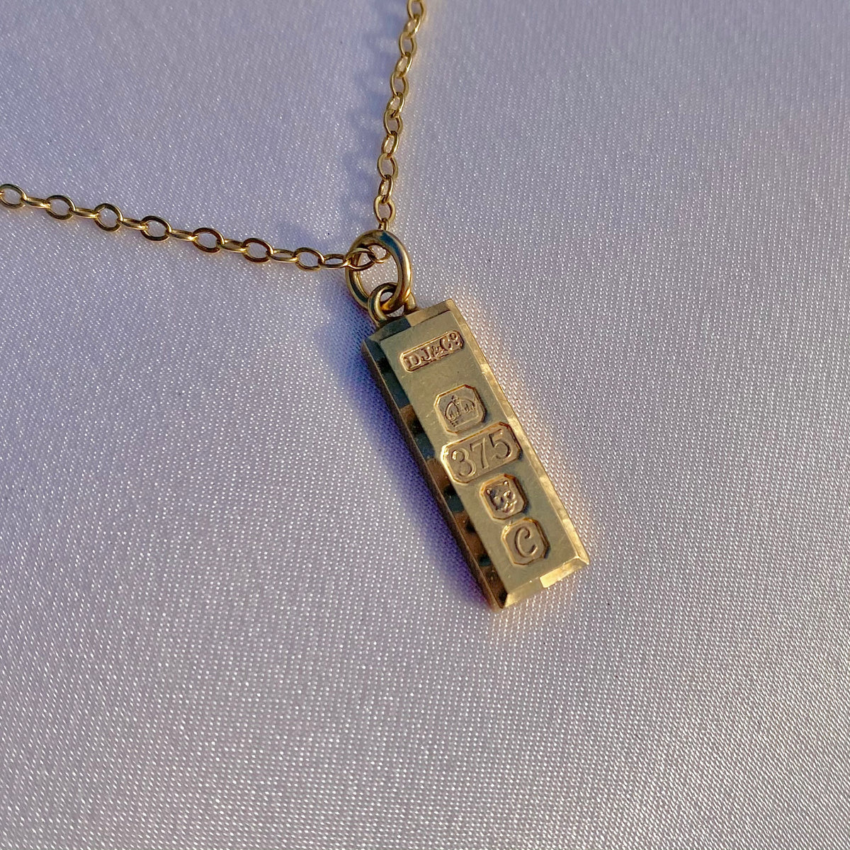 Vintage 9k London Ingot Necklace 1977