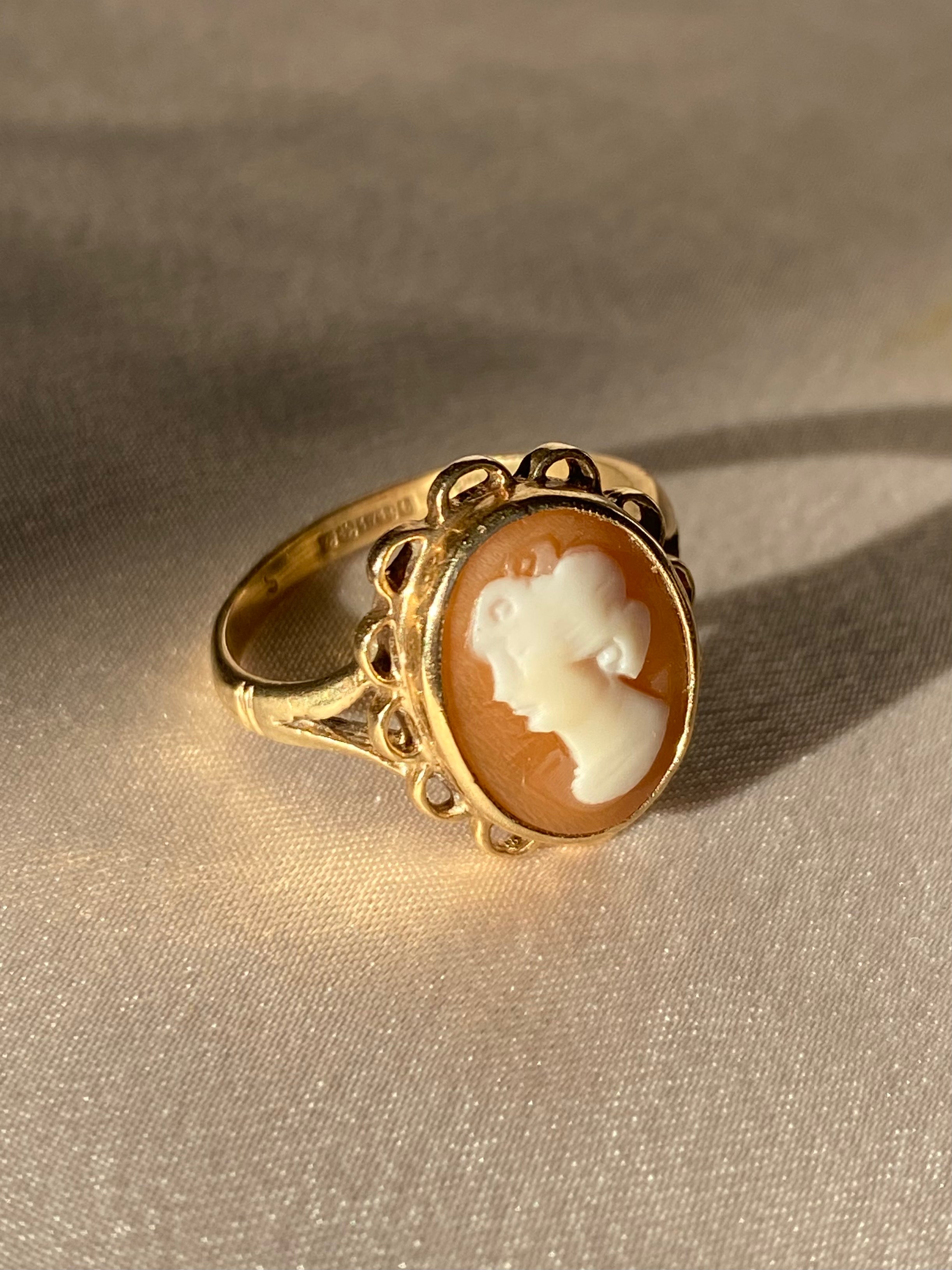 Vintage 9k Victorian Revival Natural Cameo Ring