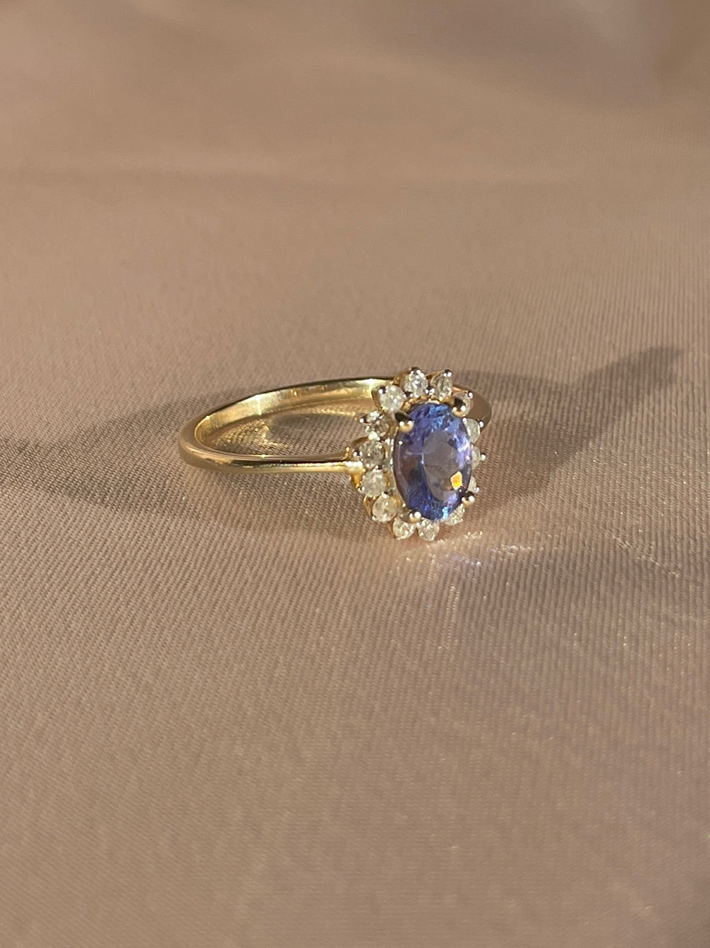 Vintage 9k Tanzanite Diamond Oval Cluster Ring
