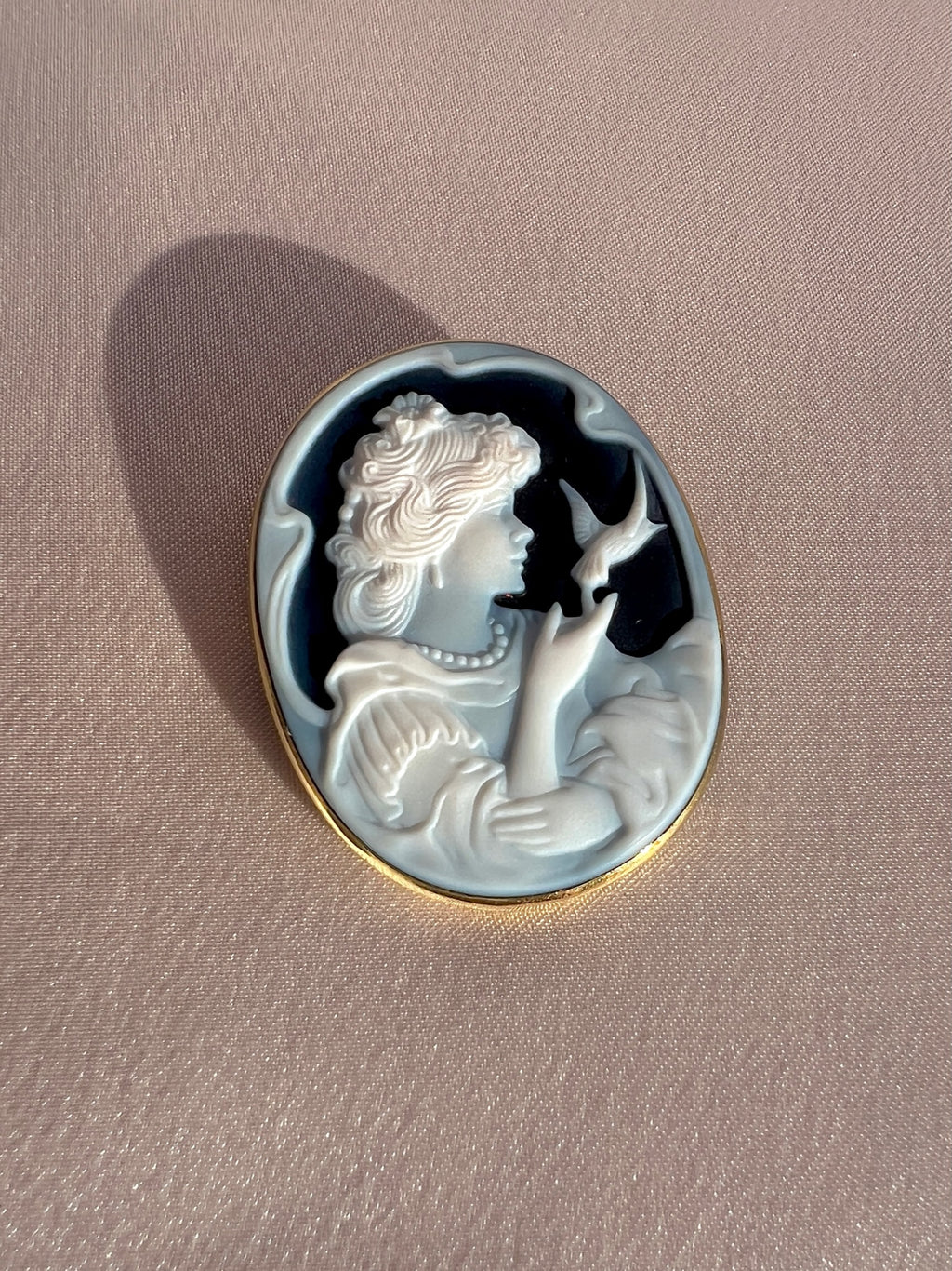 Vintage 18k Agate Cameo Pendant Brooch