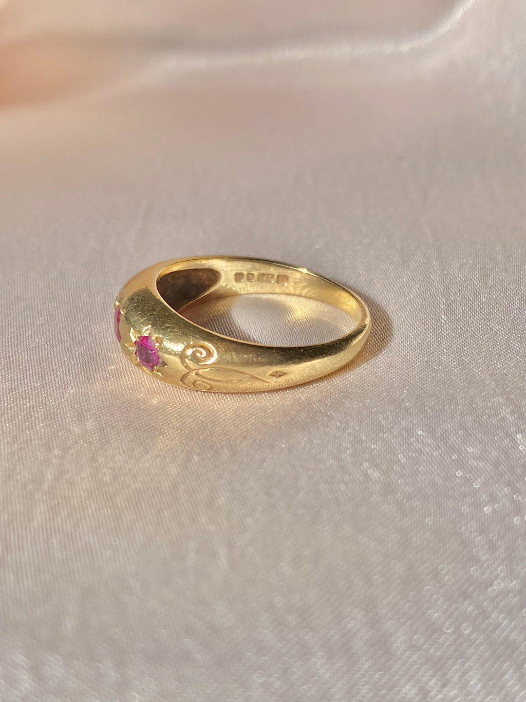 Vintage 9k Ruby Starburst Ring 1978