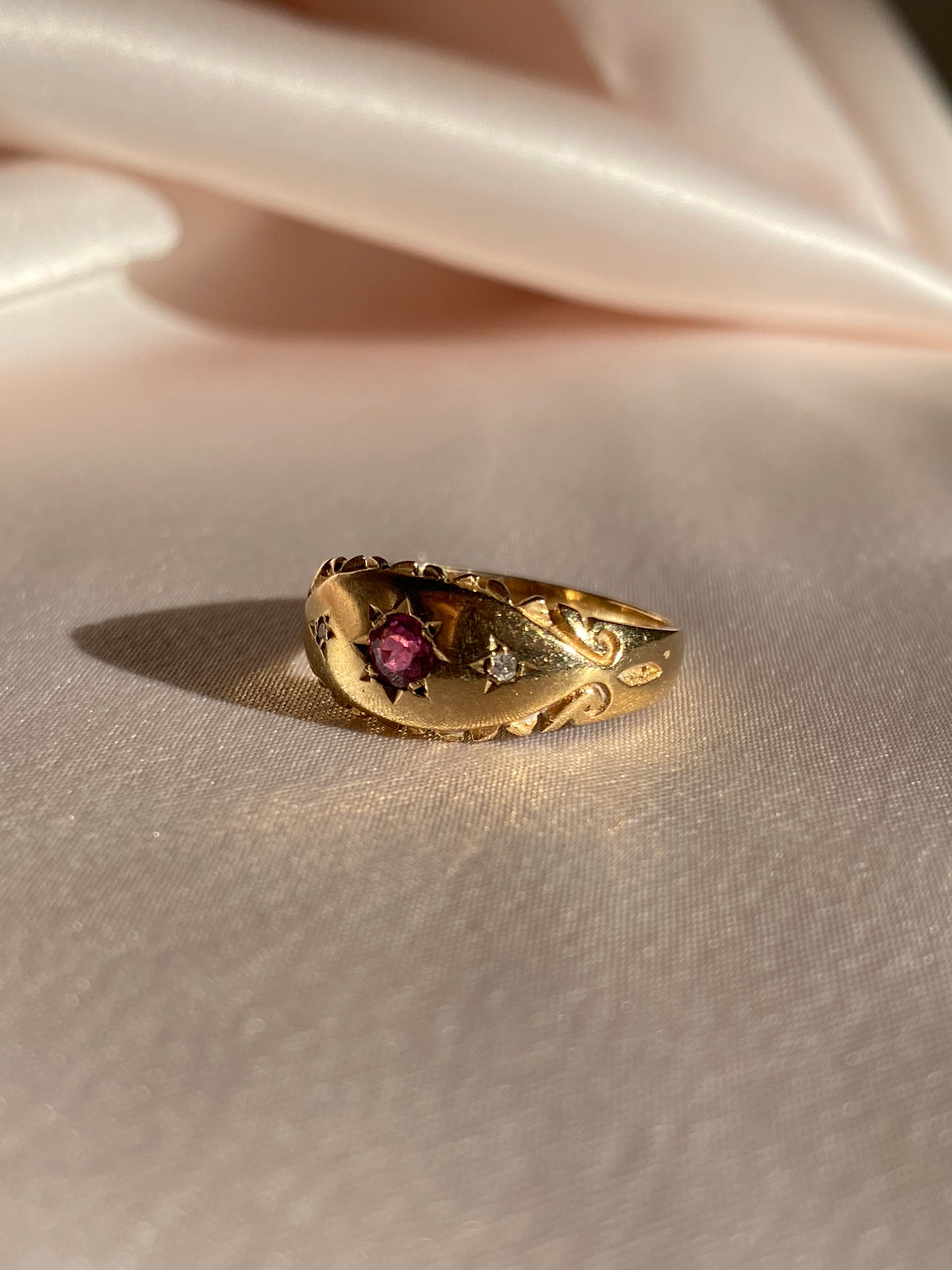 Vintage 9k Gold Ruby and Diamond Starburst Gypsy Ring