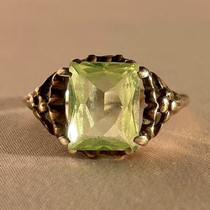 Antique 10k Lime Spinel Art Nouveau Ring