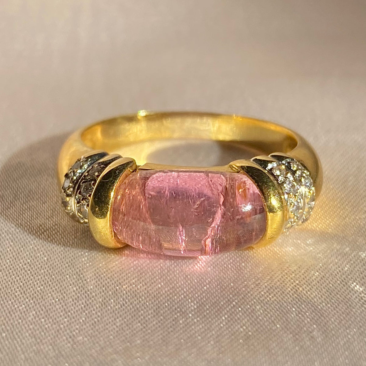 Vintage 18k Morganite Diamond Cabochon Ring