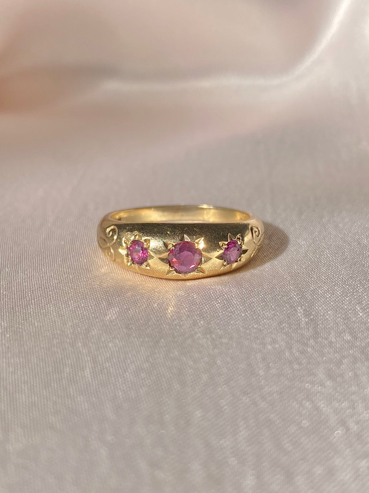 Vintage 9k Ruby Starburst Ring 1978
