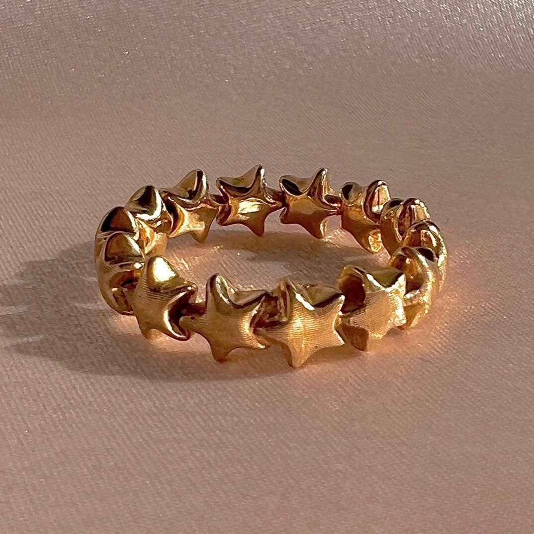Vintage 18k Star Eternity Band Ring