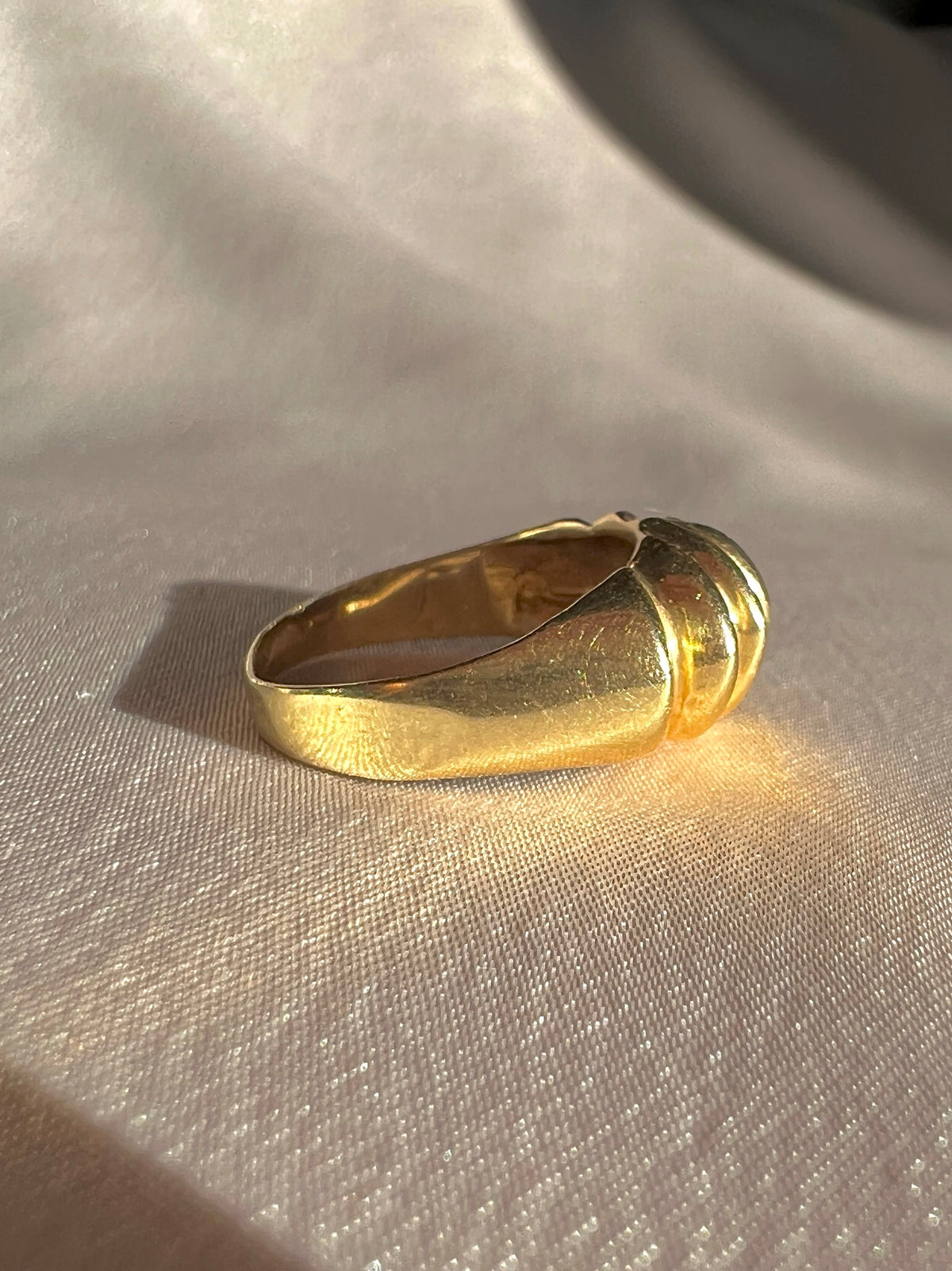Vintage 14k Scallop Conch Bombe Ring