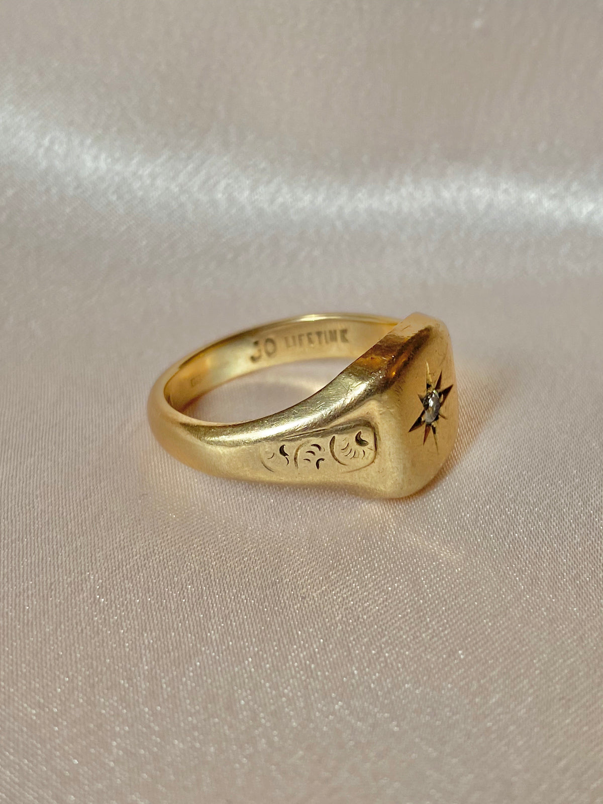 Vintage 9k Solitaire Diamond Gypsy Signet 1971