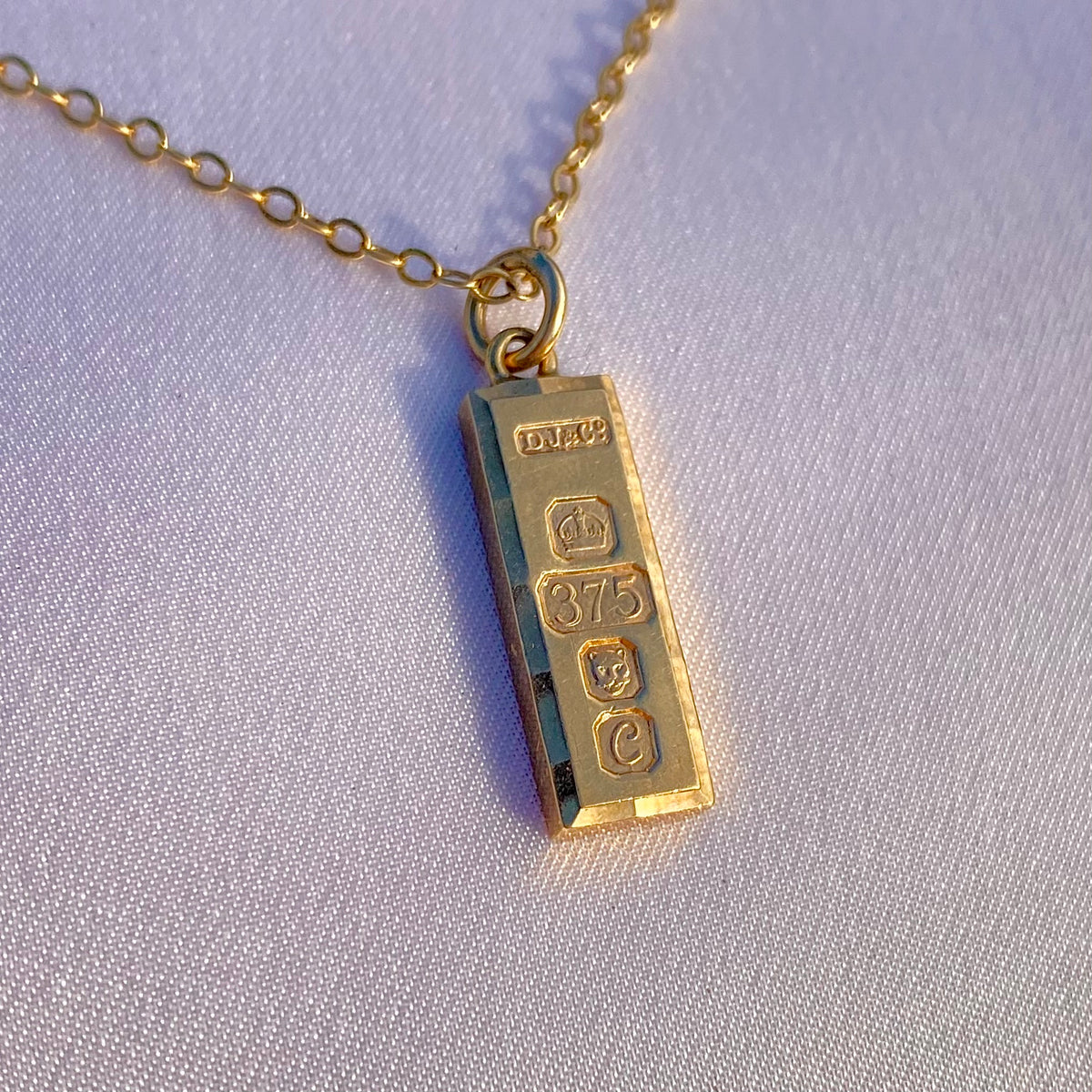 Vintage 9k London Ingot Necklace 1977