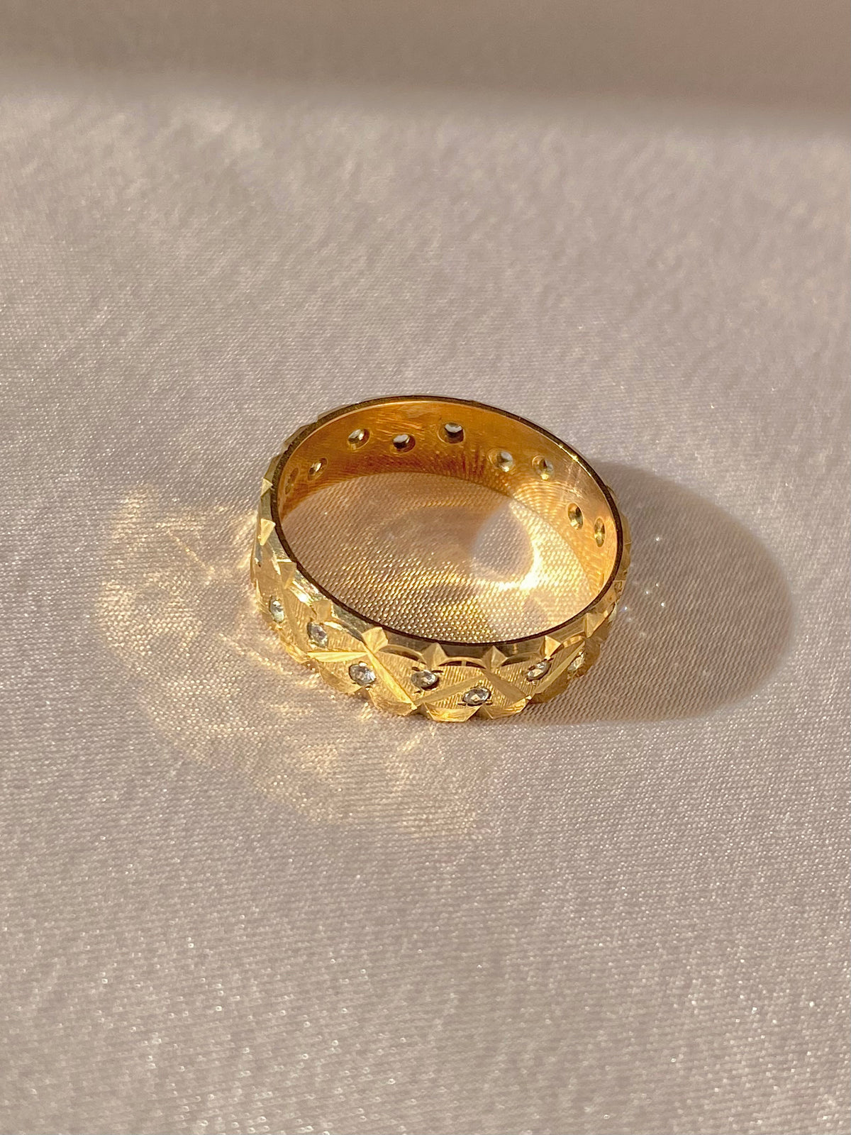Vintage 9k Diamond Dot Eternity Brushed Ring 1975
