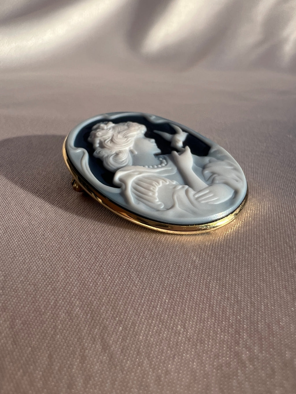 Vintage 18k Agate Cameo Pendant Brooch