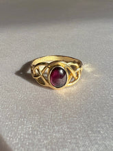 Load image into Gallery viewer, Vintage 9k Garnet Cabochon Lattice Ring 
