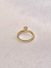 Load image into Gallery viewer, Vintage 9k Baguette Quartz Ring
