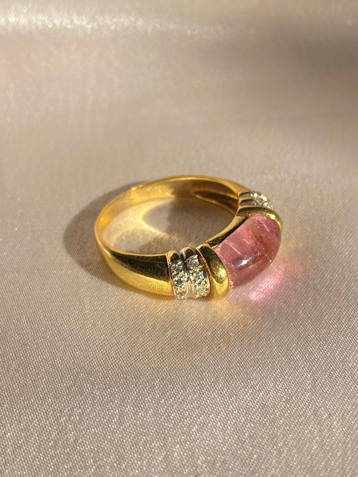 Vintage 18k Morganite Diamond Cabochon Ring