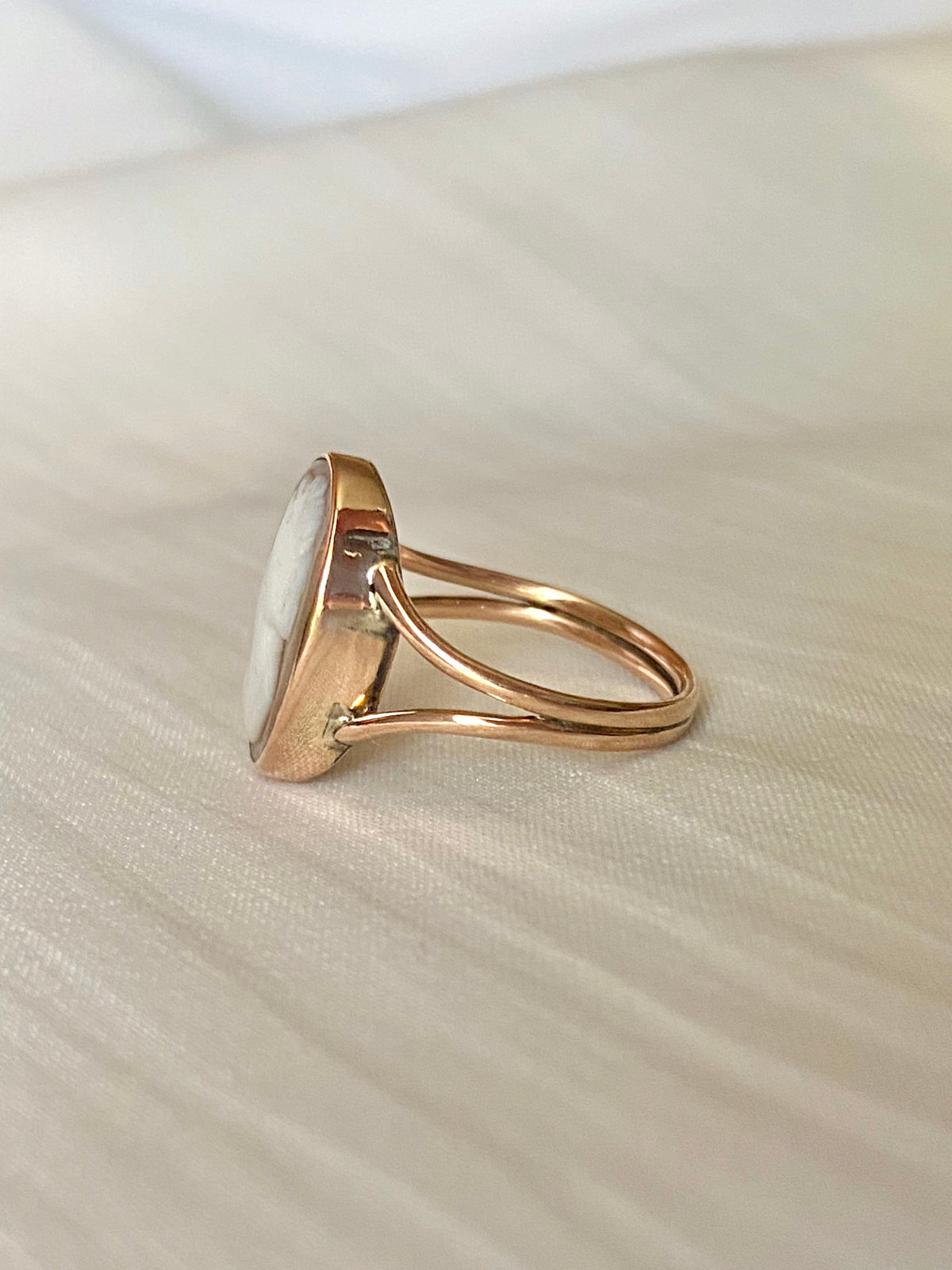 Vintage 9k Rose Gold Cameo Ring