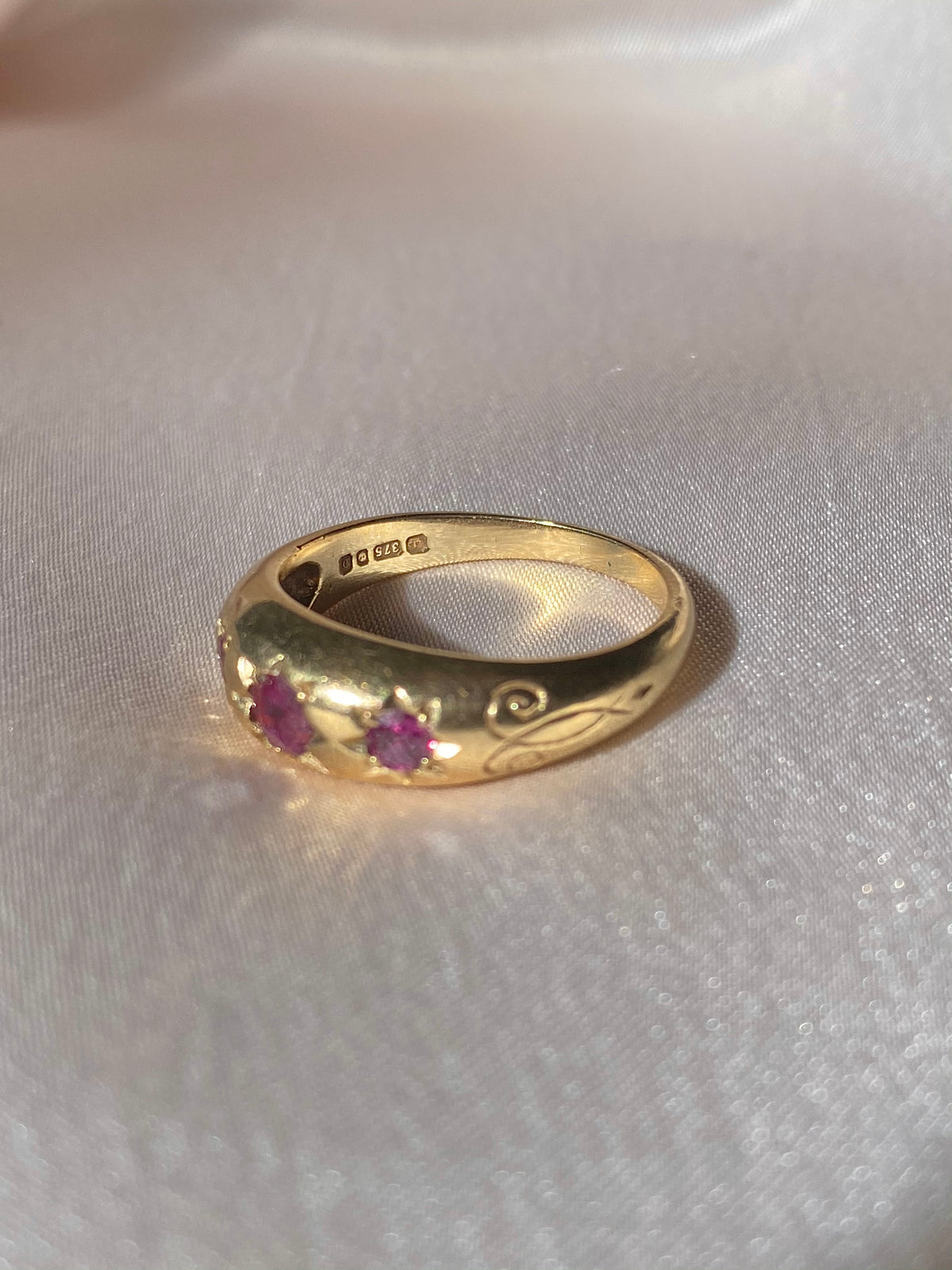Vintage 9k Ruby Starburst Ring 1978