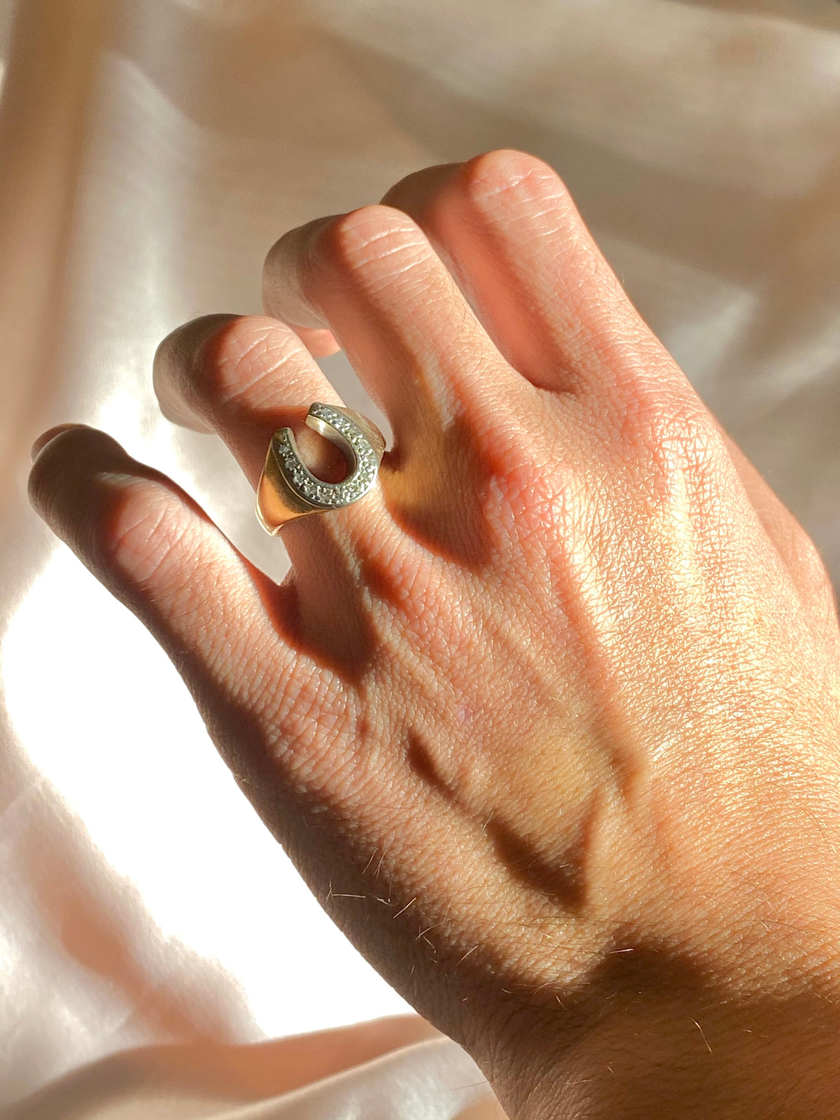 Vintage 10k Diamond Horseshoe Ring