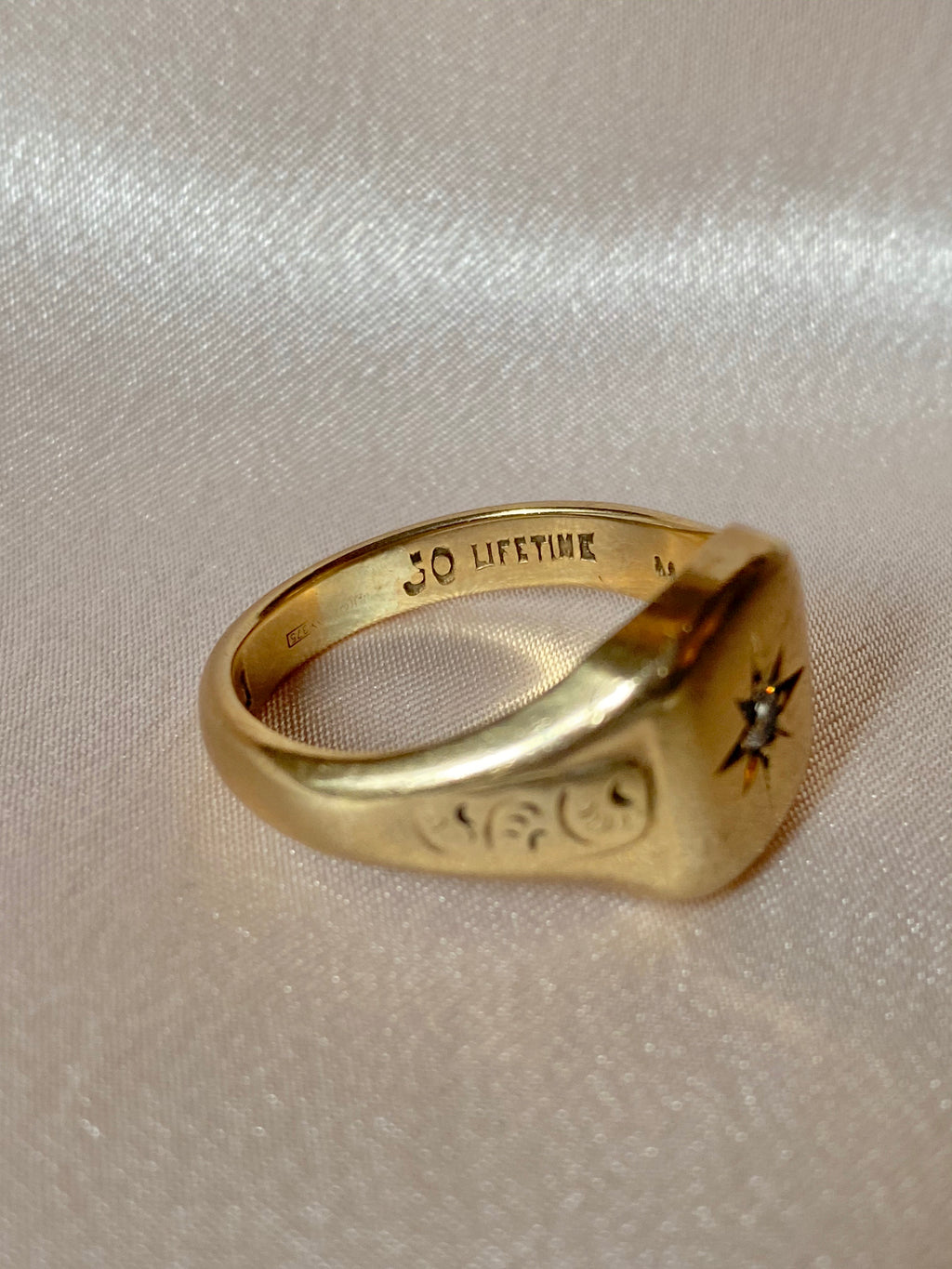 Vintage 9k Solitaire Diamond Gypsy Signet 1971