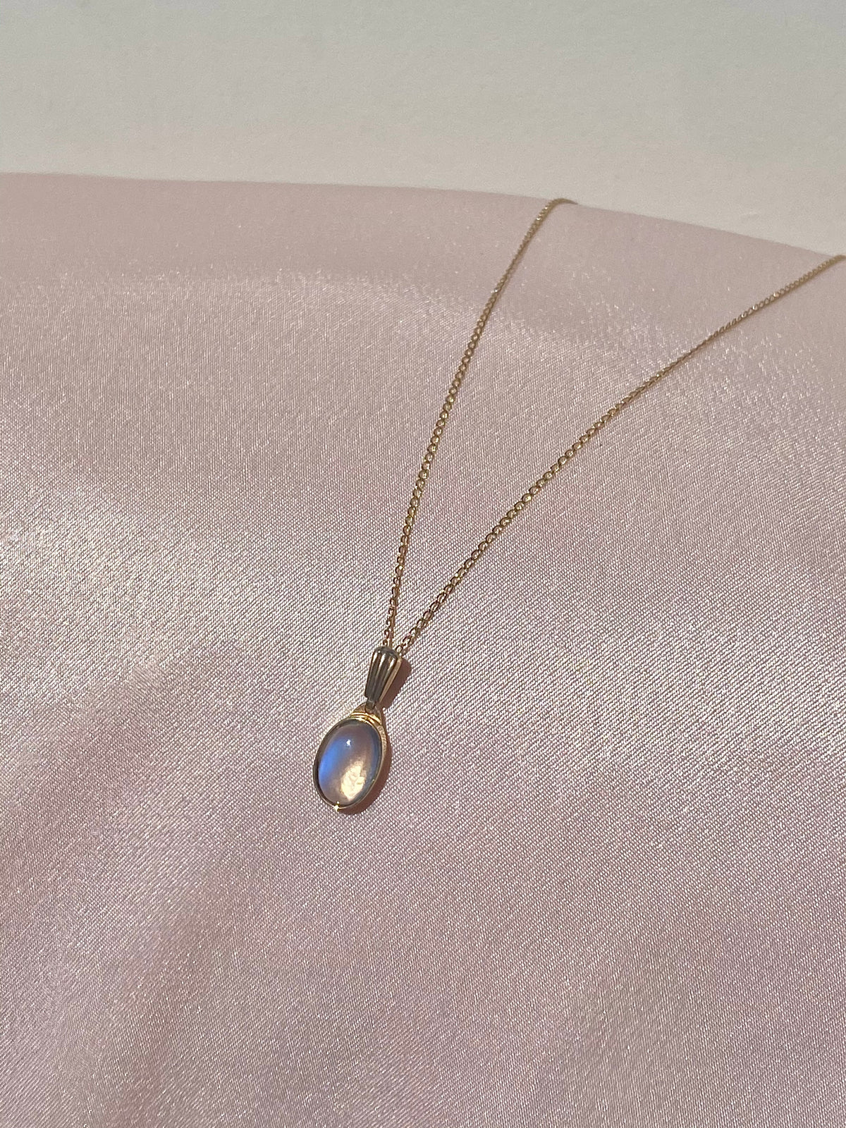 Rainbow Moonstone Cab Pendant by 23carat