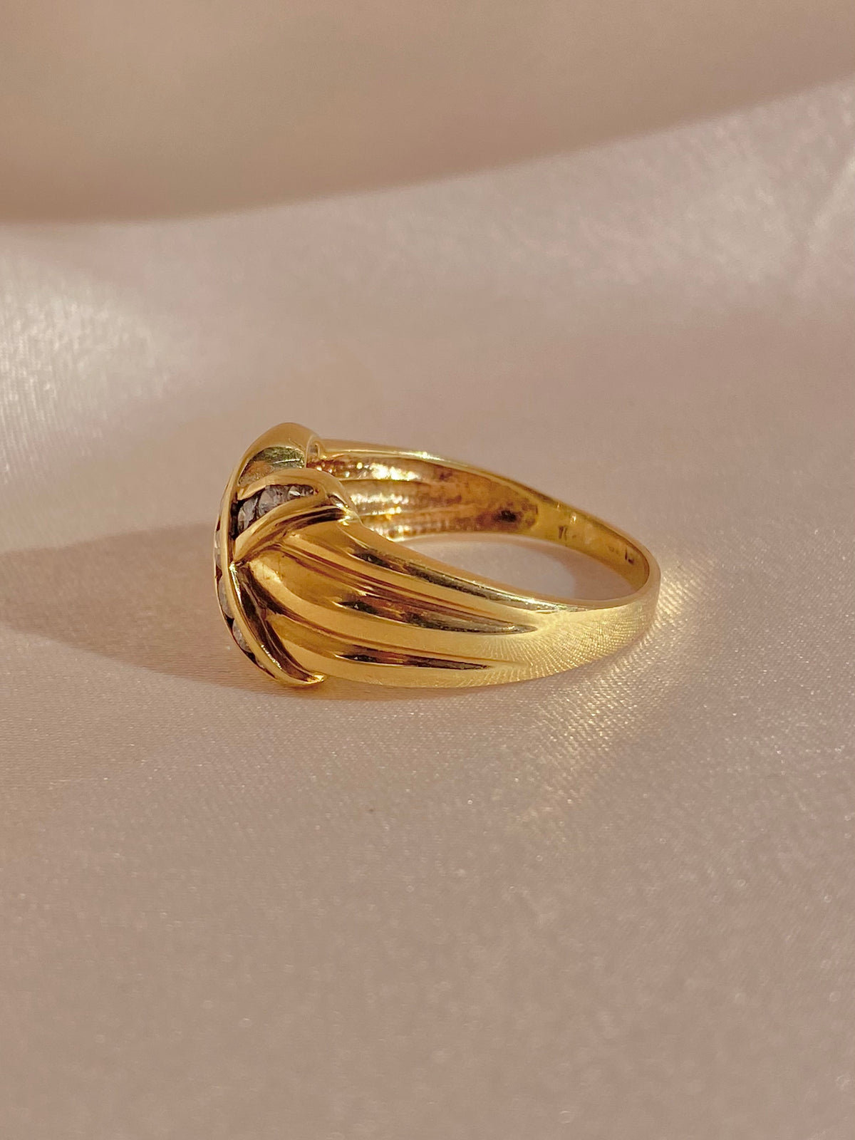 Vintage 10k Chunky Ribbed Diamond X Ring