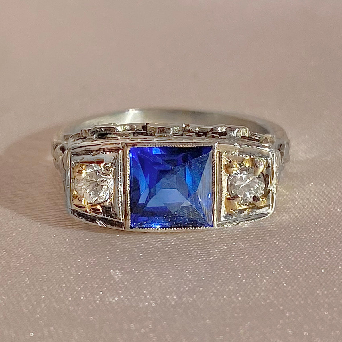Antique 18k White Gold Sapphire Diamond Art Deco Ring