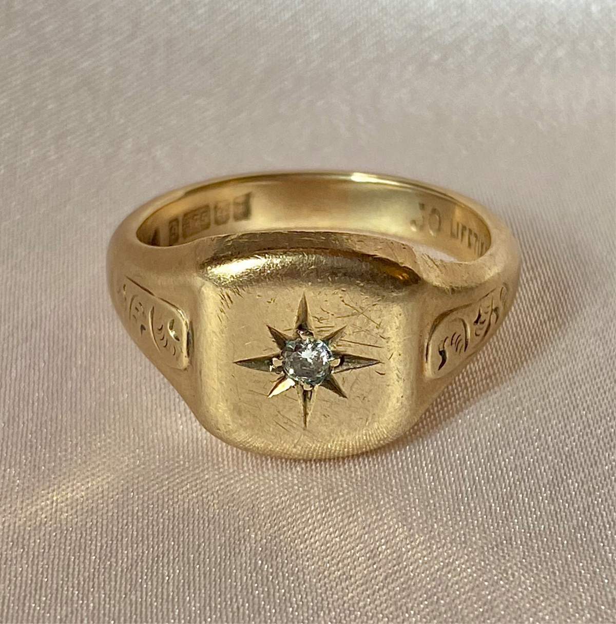 Vintage 9k Solitaire Diamond Gypsy Signet 1971