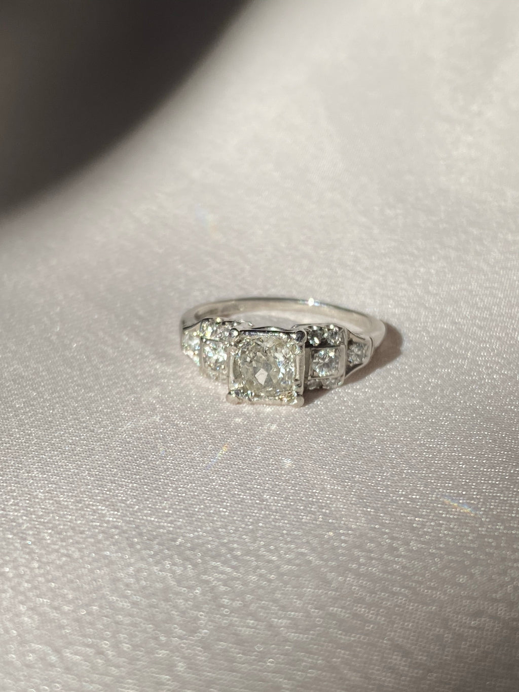 Antique 1.00 carat Art Deco Diamond Platinum Engagement Ring