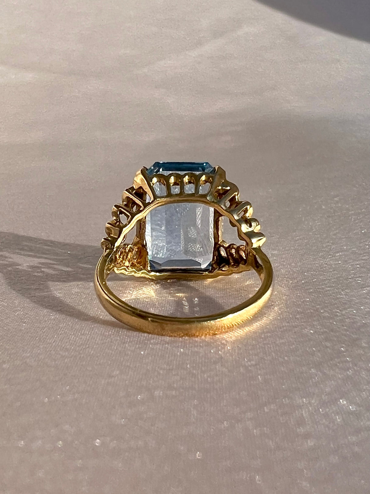 Vintage 9k Topaz Coil Ring 1976