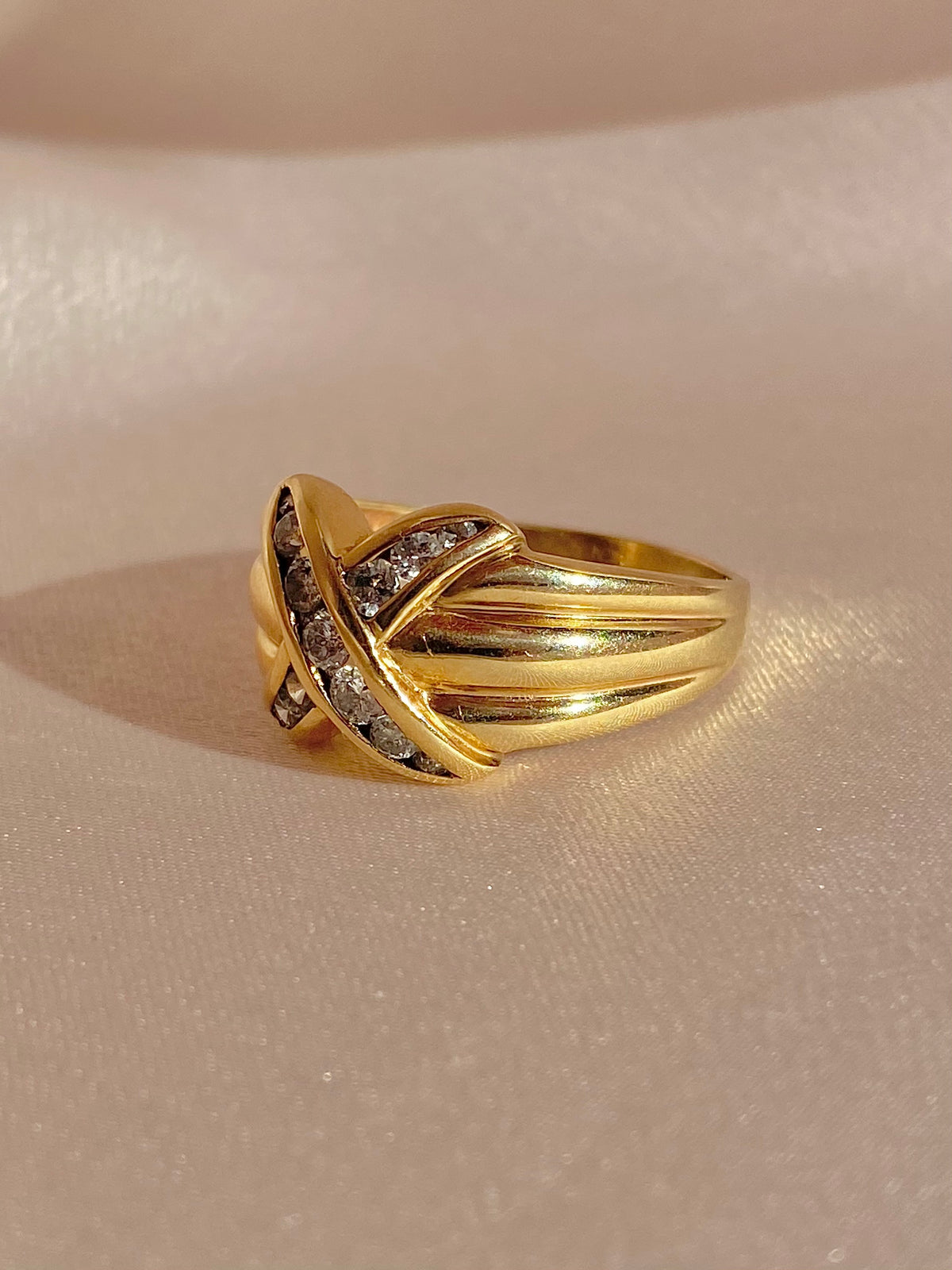 Vintage 10k Chunky Ribbed Diamond X Ring