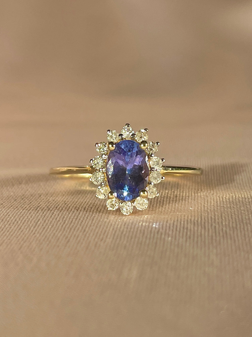 Vintage 9k Tanzanite Diamond Oval Cluster Ring
