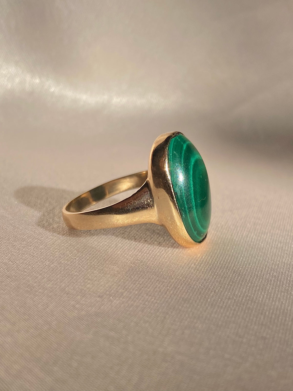 Vintage 10k Malachite Bezel Ring