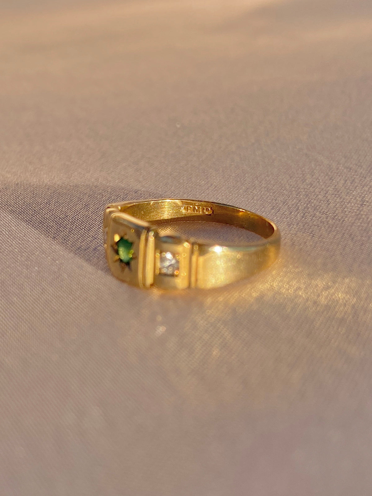 Vintage 9k Emerald Diamond Paneled Gypsy Ring