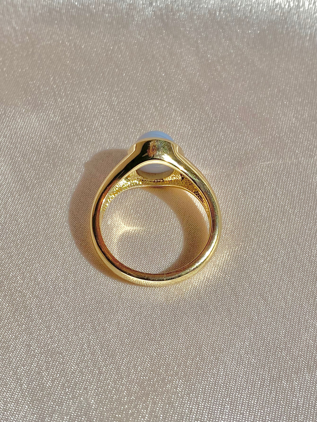 Chalcedony Cabochon Ring by 23carat