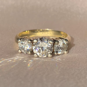 Vintage 9k White Gold Trilogy Zircon Ring