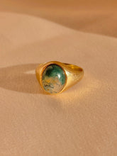 Load image into Gallery viewer, Vintage 9k Moss Agate Cabochon Signet Ring
