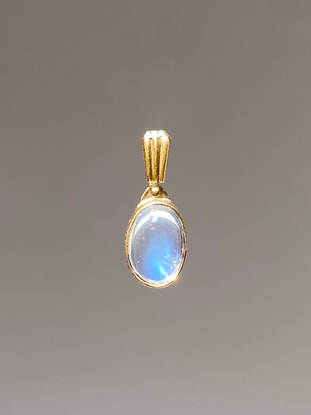 Rainbow Moonstone Cab Pendant by 23carat