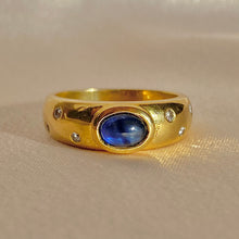Load image into Gallery viewer, Vintage 18k Sapphire Diamond Dot Cabochon Ring
