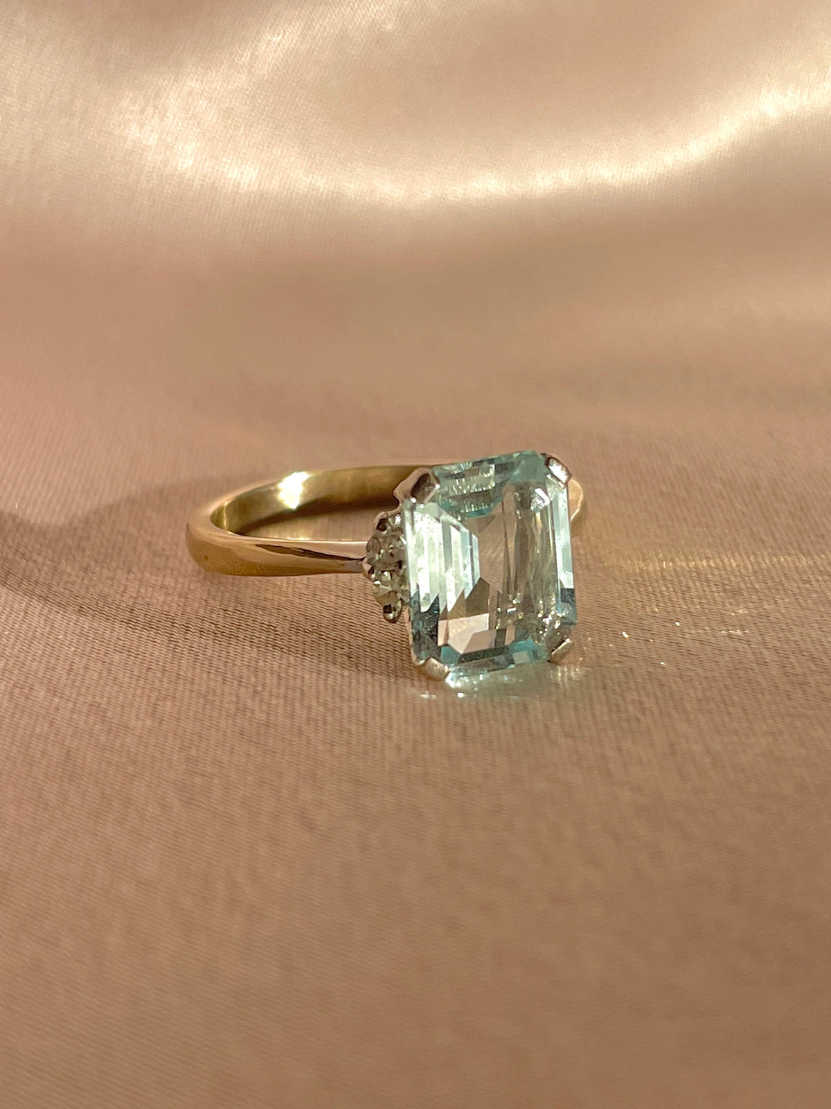 Vintage 18k White Gold  Aquamarine Diamond Ring 1978