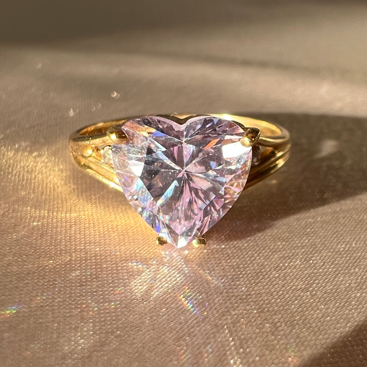 Vintage 10k Lilac Zirconia Diamond Heart Ring
