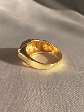 Load image into Gallery viewer, Vintage 14k Scallop Conch Bombe Ring
