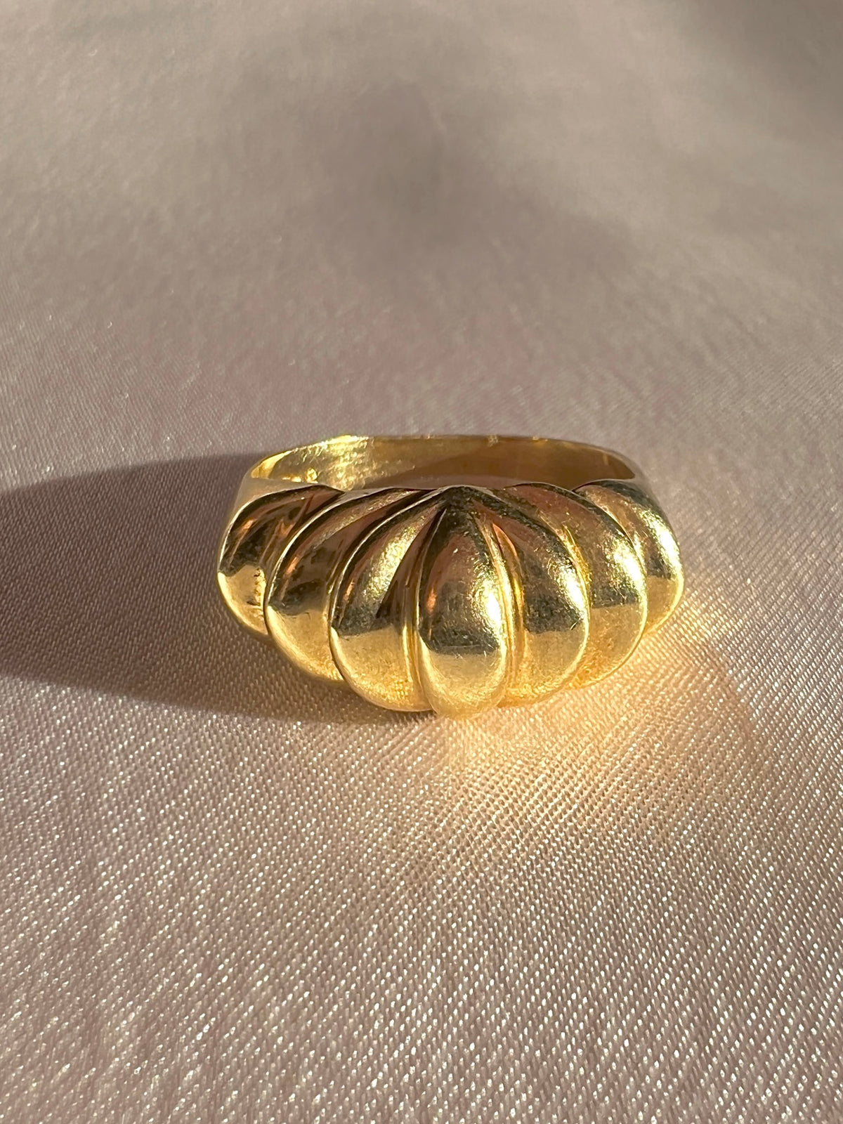 Vintage 14k Scallop Conch Bombe Ring