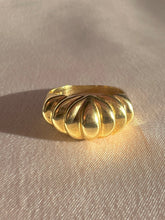Load image into Gallery viewer, Vintage 14k Scallop Conch Bombe Ring
